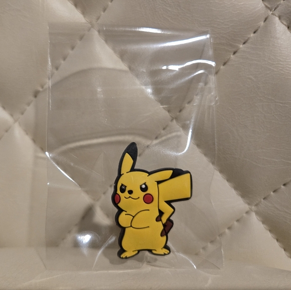 3/$10 Pikachu Pokemon Croc Charm ~ Bold Pose - Picture 1 of 2